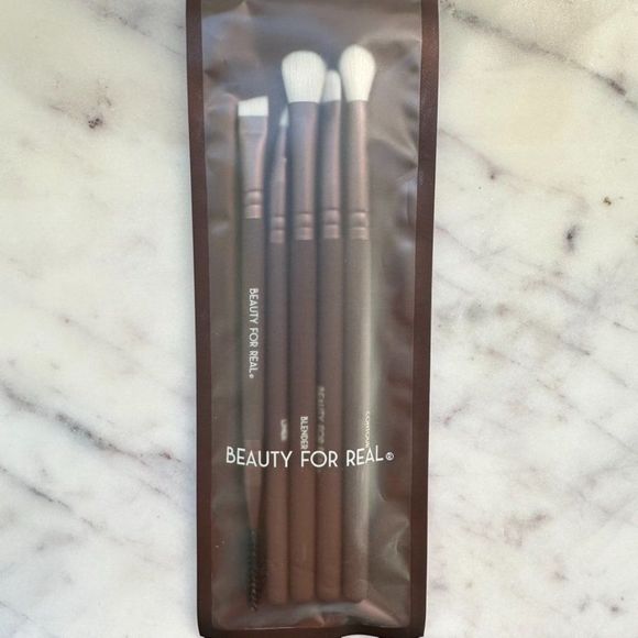 Beauty For Real Essential Pro Brush Collection Makeup Brush Set NWT - Picture 3 of 5